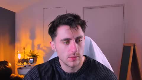 Snapshot of oscar_miller_ chatting on November 16, 2025, 9:42 pm Oscar online show from November 16, 2025, 9:42 pm