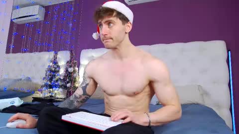 Snapshot of oscar_miller_ chatting on December 18, 2025, 9:10 pm Oscar online show from December 18, 2025, 9:10 pm