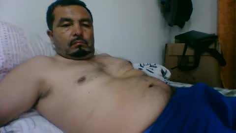 oscarjhe3512 online show from March 17, 2026, 2:16 am