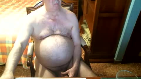 Snapshot of oscarw chatting on April 25, 2026, 4:37 pm Oscar online show from April 25, 2026, 4:37 pm