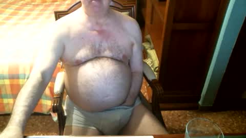Snapshot of oscarw chatting on May 3, 2026, 3:29 pm Oscar online show from May 3, 2026, 3:29 pm