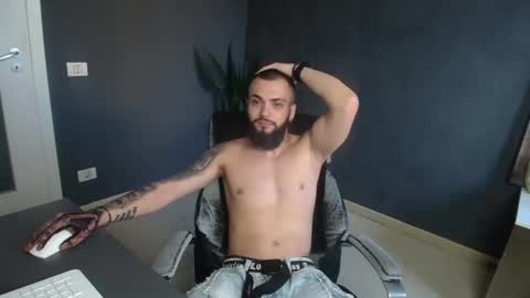 Snapshot of oscarwills chatting on June 30, 2026, 3:40 am OscarWills online show from June 30, 2026, 3:40 am