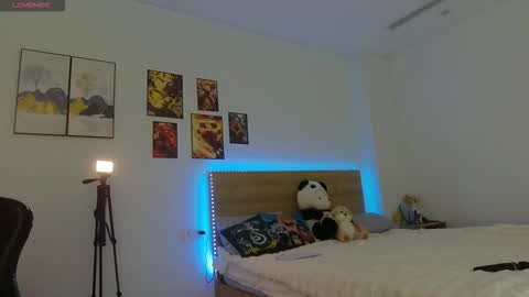 osino_sinoby online show from December 5, 2025, 6:37 pm