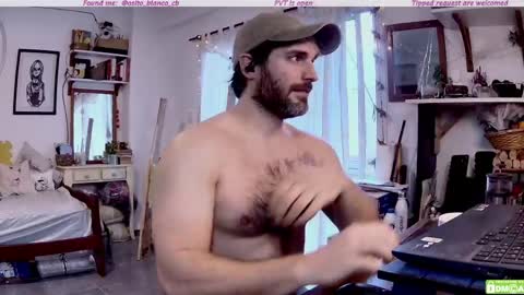 Snapshot of osito_blanco chatting on June 8, 2026, 8:20 pm Osito Blanco online show from June 8, 2026, 8:20 pm
