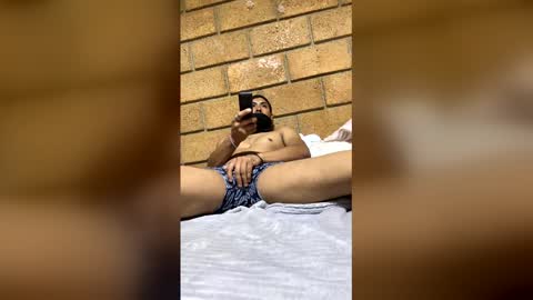 Snapshot of oso13329 chatting on April 7, 2026, 1:17 am Os Osorioms online show from April 7, 2026, 1:17 am