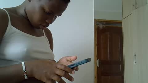 osoprettyebony online show from September 23, 2025, 12:19 pm