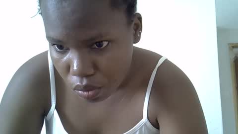 osoprettyebony online show from September 30, 2025, 11:26 am