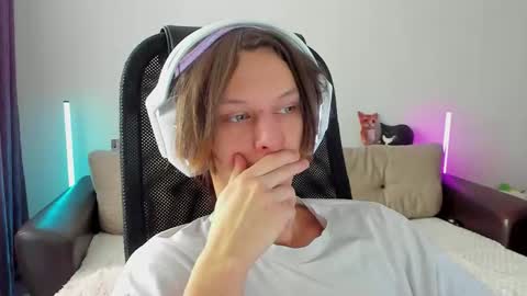 Ostin online show from February 1, 2026, 7:40 am