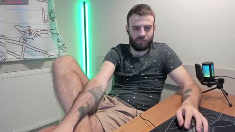 Snapshot of otishairy chatting on December 24, 2024, 2:32 am Otis online show from December 24, 2024, 2:32 am