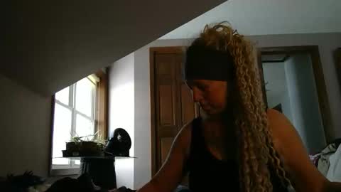 Snapshot of outdoorchicprivate chatting on February 10, 2026, 2:21 pm JJ online show from February 10, 2026, 2:21 pm