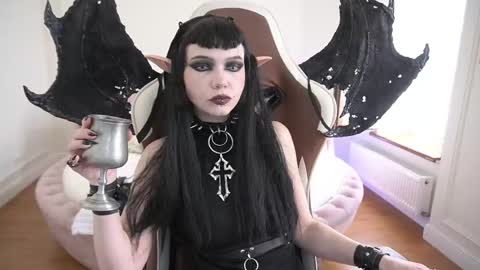 outfitobsession online show from May 9, 2026, 1:49 pm