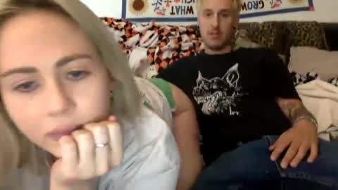 Snapshot of ovoxoxoxoxo chatting on November 5, 2025, 8:09 pm holly online show from November 5, 2025, 8:09 pm