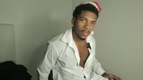 Snapshot of owen_222 chatting on December 22, 2025, 5:26 am Owen online show from December 22, 2025, 5:26 am