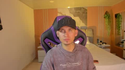 Owen Drak online show from May 2, 2026, 4:50 am
