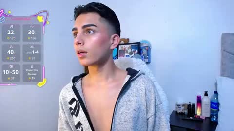 Owen  Independent model  online show from December 3, 2025, 11:58 pm