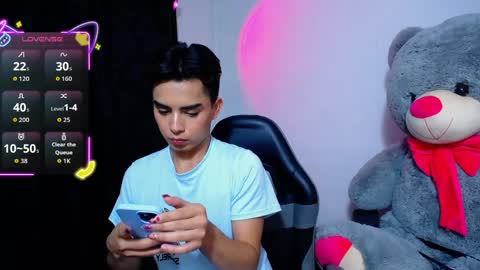 Owen  Independent model  online show from April 19, 2026, 2:11 am