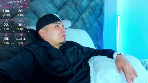 O W E N - S T O N E online show from December 5, 2025, 1:20 pm