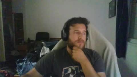 Snapshot of owlbar chatting on December 15, 2025, 12:26 am owlbar online show from December 15, 2025, 12:26 am