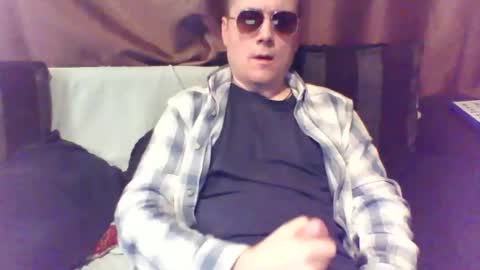 Snapshot of ownerofdogs chatting on December 17, 2025, 12:16 am ownerofdogs online show from December 17, 2025, 12:16 am