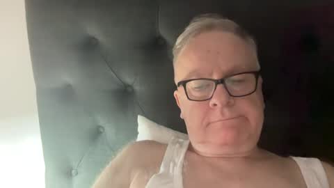 Snapshot of ozhairybearxxxx chatting on March 3, 2025, 11:11 am ozhairybearxxxx online show from March 3, 2025, 11:11 am