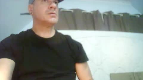 Snapshot of ozzispandex chatting on April 19, 2026, 3:33 pm ozzispandex online show from April 19, 2026, 3:33 pm