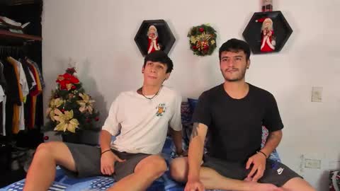 Snapshot of p_jhon chatting on November 25, 2025, 4:56 am P online show from November 25, 2025, 4:56 am