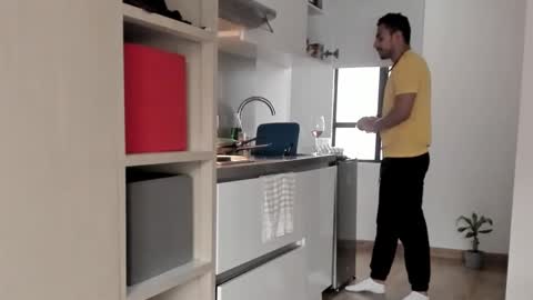 Snapshot of pablo_rincon95 chatting on December 26, 2024, 12:27 pm pablo rincon95 online show from December 26, 2024, 12:27 pm