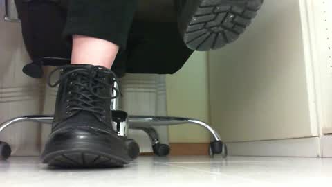 Snapshot of pablomenesssl chatting on January 17, 2025, 10:12 pm Pablo Meness online show from January 17, 2025, 10:12 pm