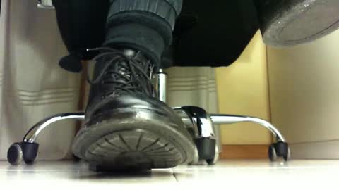 Snapshot of pablomenesssl chatting on January 20, 2025, 12:46 am Pablo Meness online show from January 20, 2025, 12:46 am