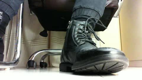 Snapshot of pablomenesssl chatting on January 22, 2025, 11:43 pm Pablo Meness online show from January 22, 2025, 11:43 pm