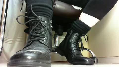 Snapshot of pablomenesssl chatting on March 4, 2025, 11:11 pm Pablo Meness online show from March 4, 2025, 11:11 pm