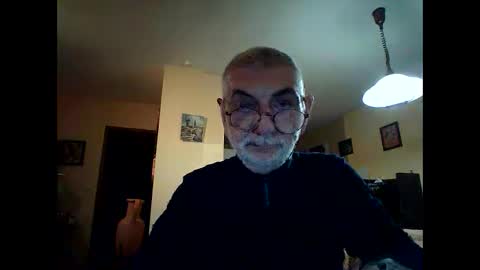 Snapshot of paca84 chatting on February 19, 2025, 8:10 pm paca84 online show from February 19, 2025, 8:10 pm