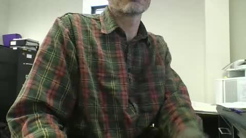 Snapshot of paddleme100 chatting on December 17, 2025, 6:36 pm Paddle me online show from December 17, 2025, 6:36 pm