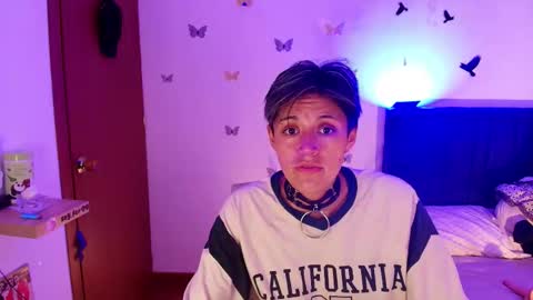 Fernanda online show from November 22, 2025, 7:51 am