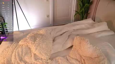 Kimlovense is activeThere are legends that in this room all your wishes can come true  Private is Open online show from June 28, 2026, 7:31 pm
