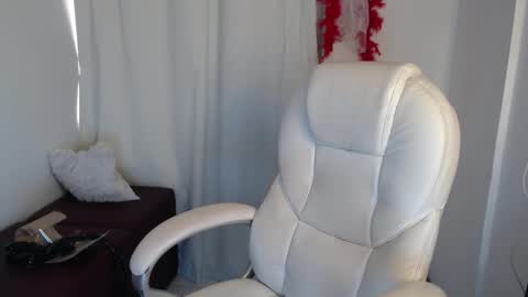 paiper online show from January 12, 2026, 4:45 pm