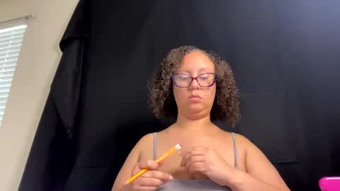 Snapshot of paisleehaze chatting on December 16, 2024, 7:32 pm Paislee Haze online show from December 16, 2024, 7:32 pm