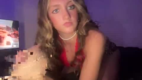 Paisley online show from January 11, 2026, 1:43 am