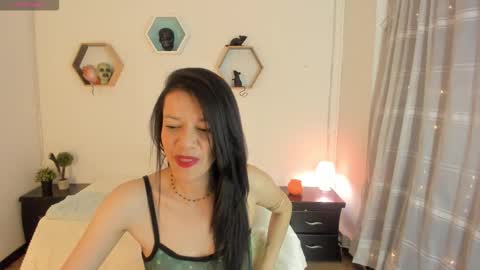 Paloma  online show from October 19, 2025, 7:58 pm