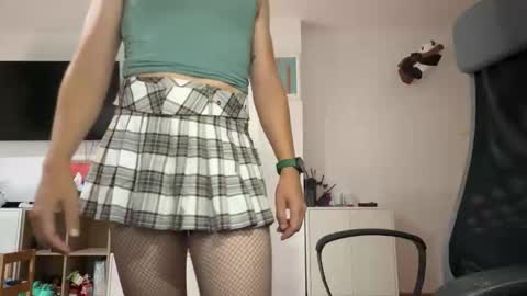 lonely and curious online show from September 22, 2025, 10:17 am