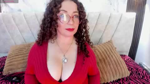 Snapshot of pam_hills chatting on March 9, 2026, 6:34 pm You can call me Mommy Goddess Queen online show from March 9, 2026, 6:34 pm