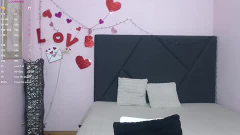 pamela_echeverria online show from April 13, 2026, 11:16 am