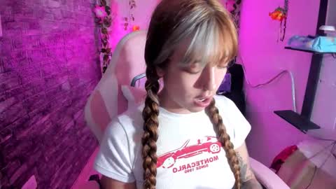 pamelajhonsom online show from February 5, 2026, 4:39 am