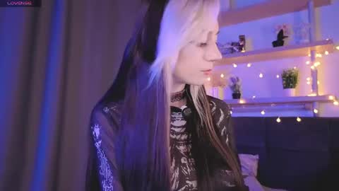 Diana online show from May 26, 2026, 3:19 pm