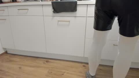 pampersandspanking online show from February 23, 2026, 5:32 pm