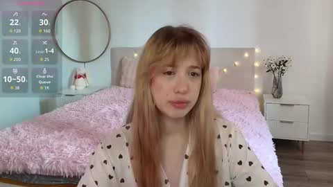 Lina online show from March 6, 2026, 3:25 am