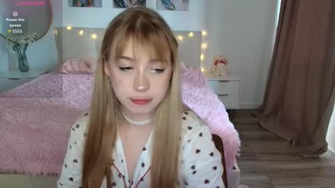 Lina online show from March 13, 2026, 4:08 am