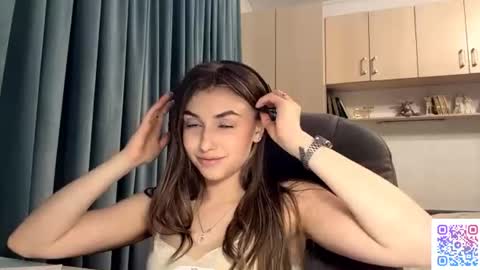 Lia online show from June 21, 2026, 5:48 pm