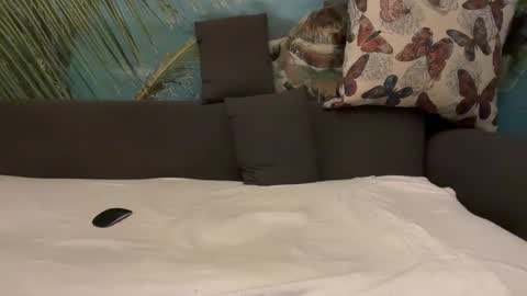 Porn online show from December 18, 2025, 12:38 am