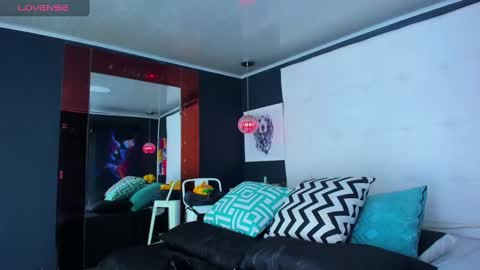 ---Pandora--- online show from December 27, 2024, 7:35 pm